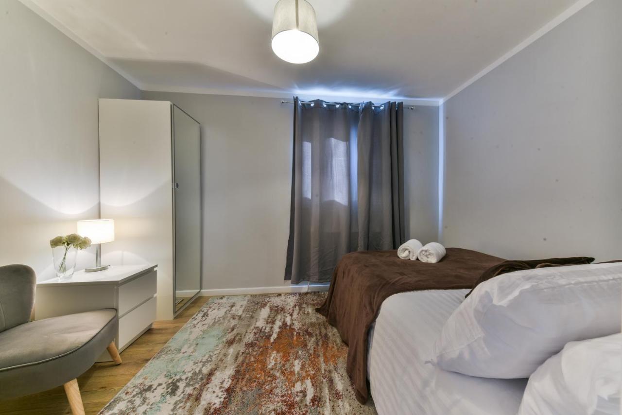 Royal Living Properties Villa Hillingdon Exteriör bild